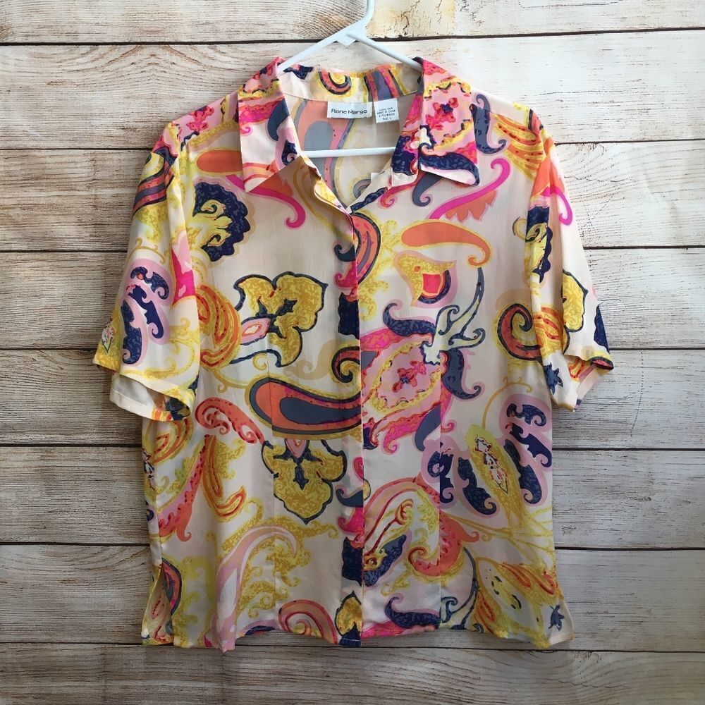 VINTAGE NEW WITH TAGS RENE MARGO PAISLEY TOP IN 100% SILK‎